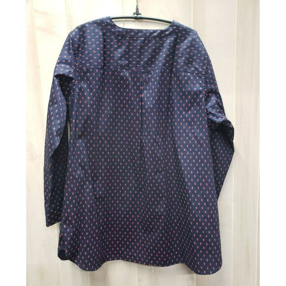 Duluth Trading Wrinklefighter L/S Tunic, 1X, Pockets, Navy & Red Pineapple Print - Picture 7 of 8